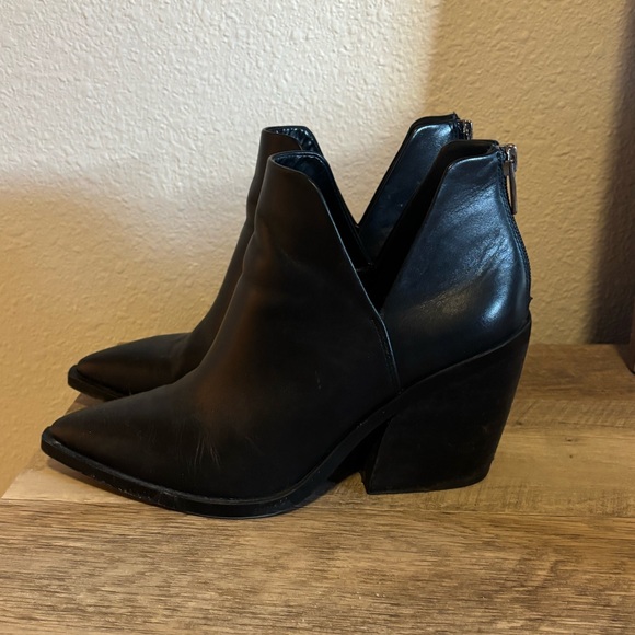 Vince Camuto Black Gigietta Booties Size 9 - Picture 3 of 6